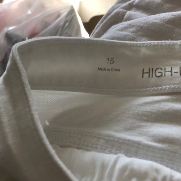 White denim shorts - Picture 3 of 4